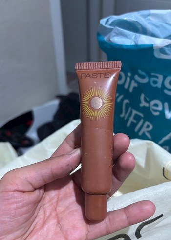 Pastel Doğal Görünümlü Parlak Ten Kremi - Görsel 2