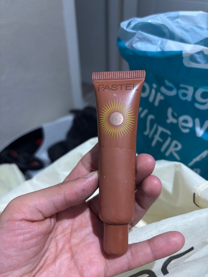 Pastel Doğal Görünümlü Parlak Ten Kremi - Görsel 2