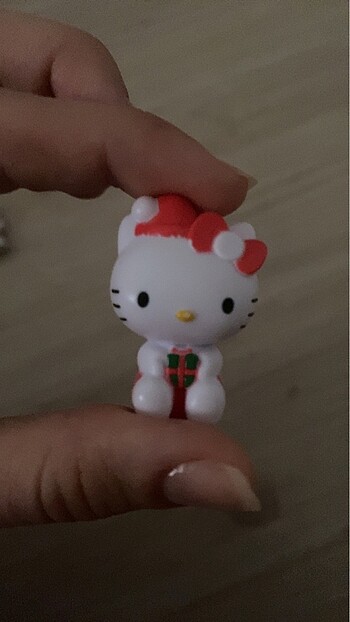 Minik hello kitty figürleri