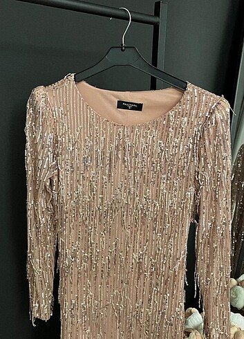 Ful boncuk ipli elbise  - Görsel 3