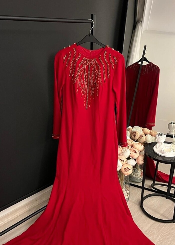 Kırmızı boncuklu balık elbise mükemmel kumaşıyla  - Görsel 2