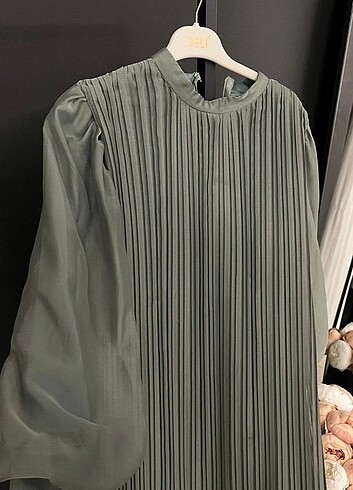 Yeşil büzgülü elbise  - Görsel 2