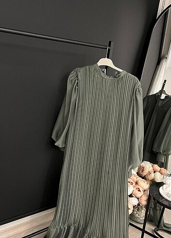 Yeşil büzgülü elbise  - Görsel 3