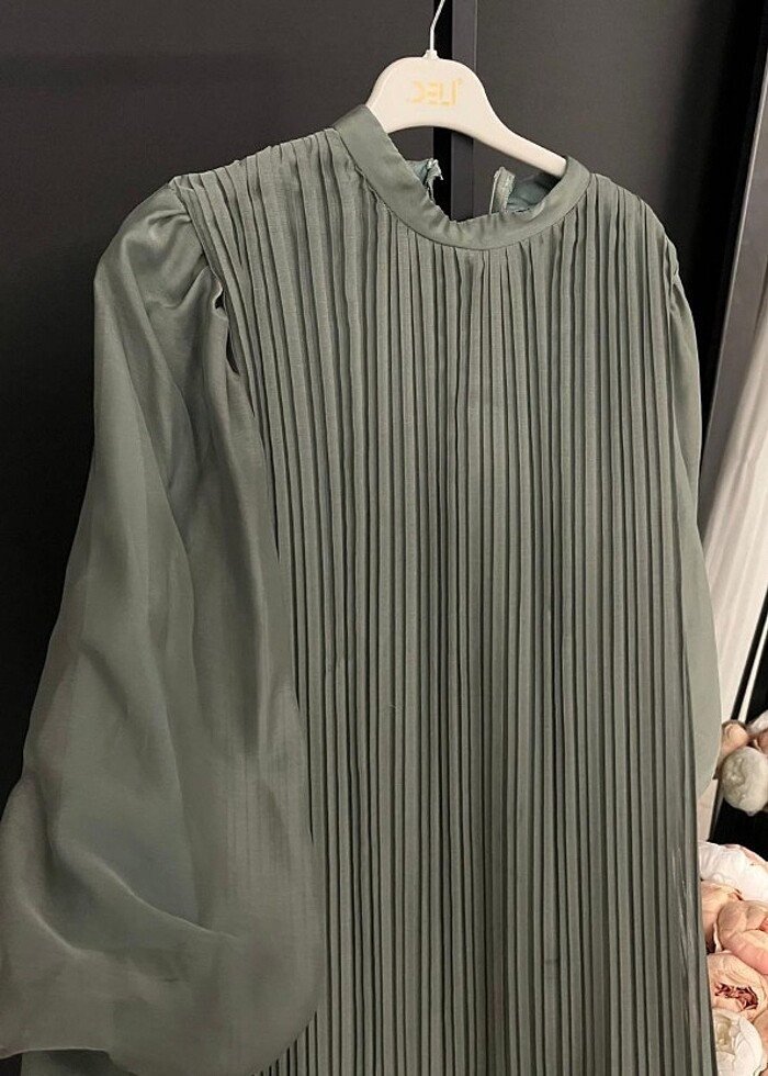 Yeşil büzgülü elbise  - Görsel 2