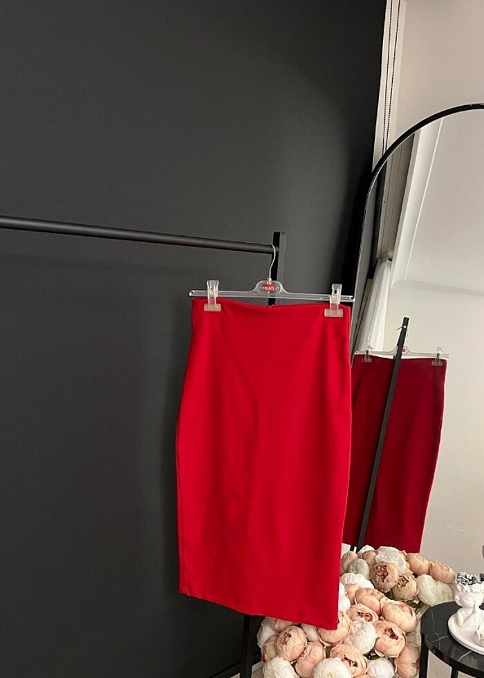 Şık kırmızı kalem etek  - Görsel 3
