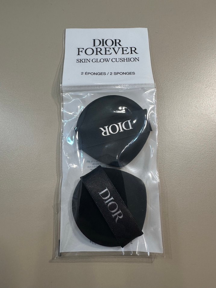 Dior Forever Skin Glow Siyah Makyaj Süngeri - Görsel 2