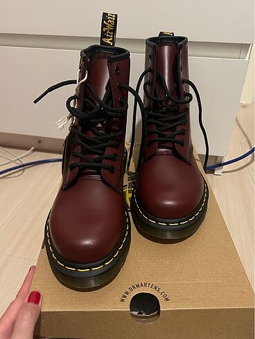 37 Beden bordo Renk Dr. Martens Bot