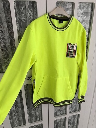 Neon sweat
