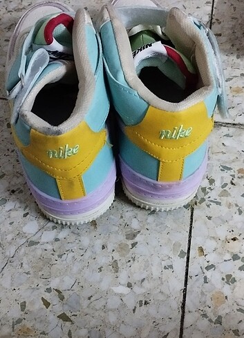Nike Yepyeni 