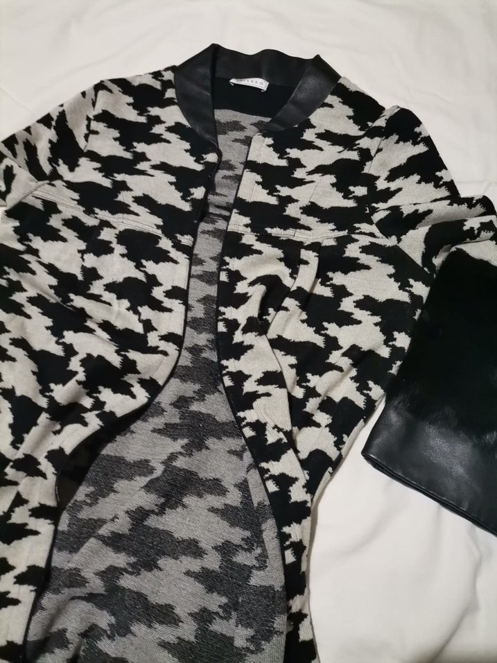 Kadın Gri Kamuflaj Desenli Kürklü hırka - Görsel 3