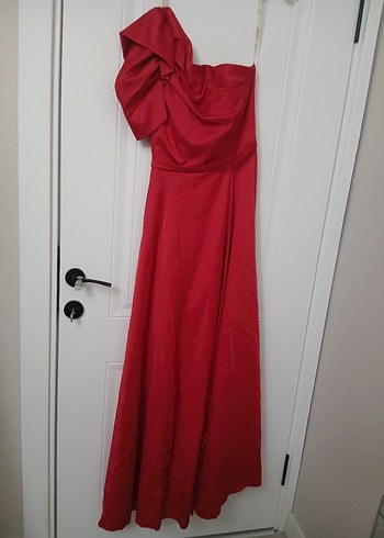 Kırmızı Drapeli Uzun Abiye Elbise - Görsel 3