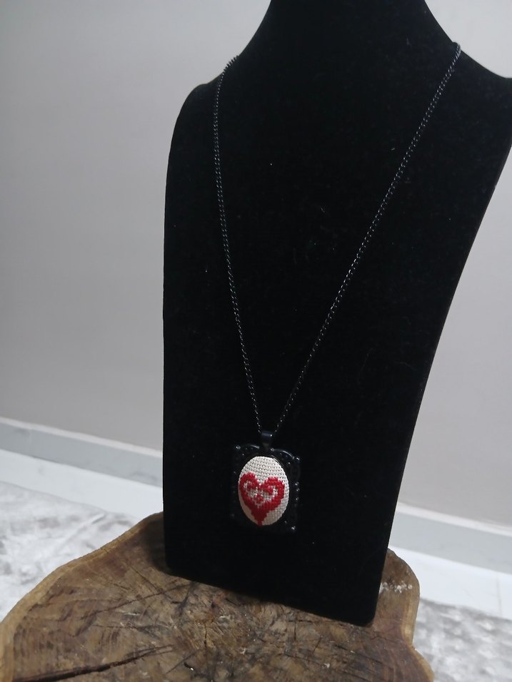 İşlemeli Boncuklu Gotik Midi Kolye Siyah - Görsel 3