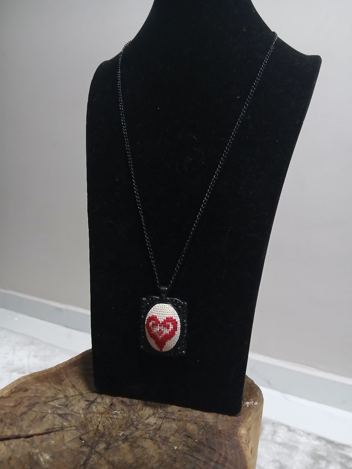 İşlemeli Boncuklu Gotik Midi Kolye Siyah - Görsel 2