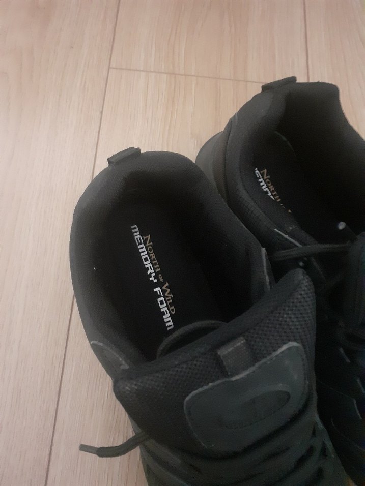 Erkek Siyah Spor Ayakkabı Bağcıklı kış mevsimine uygun. - Görsel 3