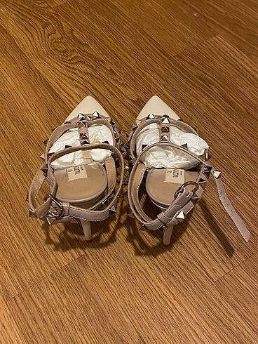 38 Beden Valentino Garavani Rockstud Ayakkabı