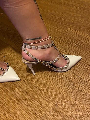 38 Beden ten rengi Renk Valentino Garavani Rockstud Ayakkabı