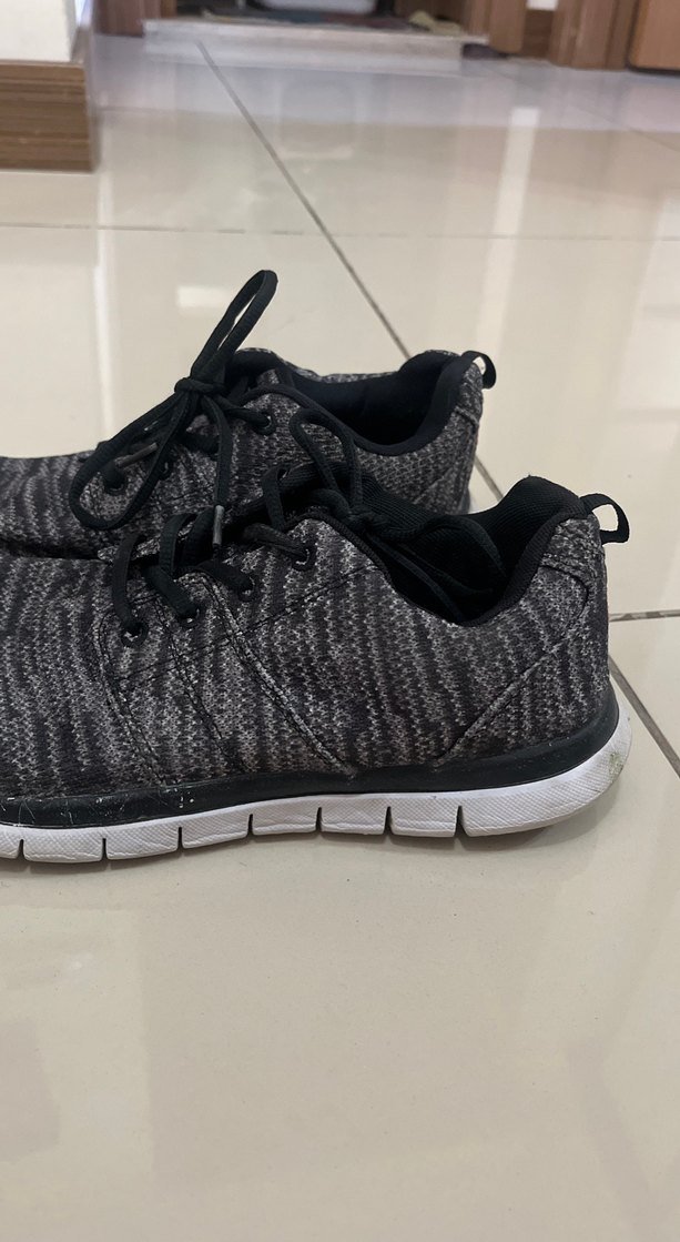 Gri Yılan Desenli Elastik Kadın Spor Ayakkabı - Görsel 4