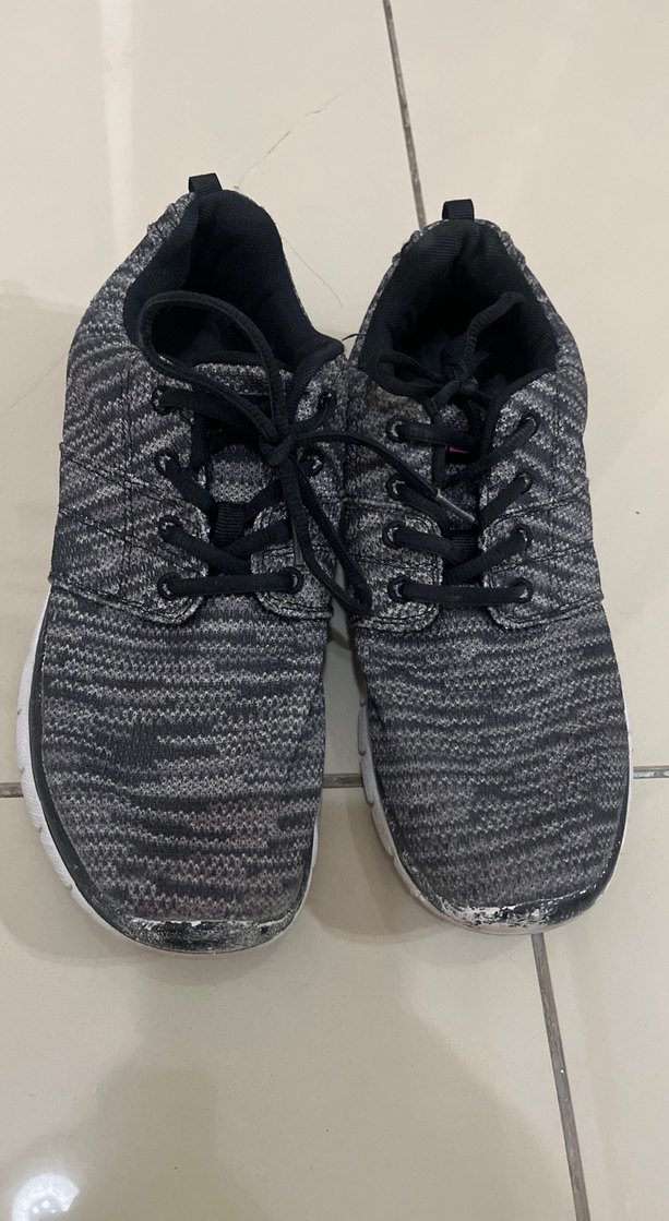 Gri Yılan Desenli Elastik Kadın Spor Ayakkabı - Görsel 2