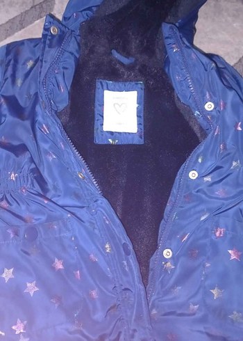 Kız Çocuk Mavi Kapüşonlu Düğmeli Mont - Görsel 3