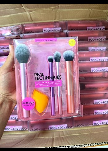 Real Techniques Pastel Pembe Makyaj Fırça Seti