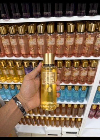 Victoria's Secret Altın Parfümlü Vücut Spreyi
