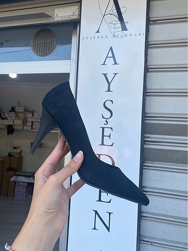 Büyük numara stiletto