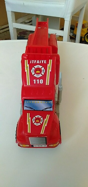 Oyuncak itfaiye aracı 