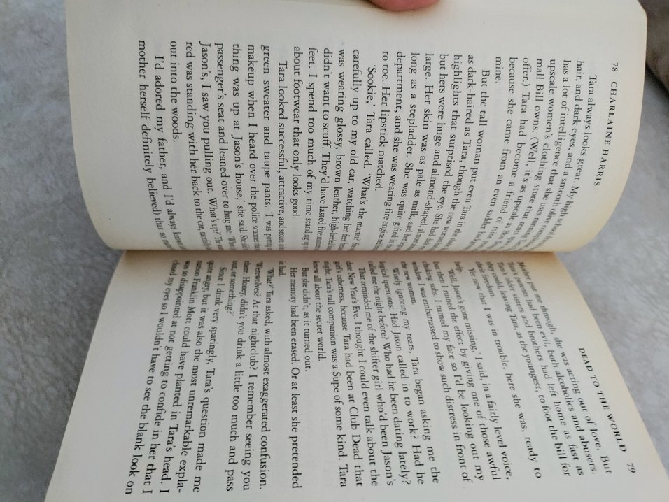 Charlaine Harris - Dead to the World Romanı - Görsel 2