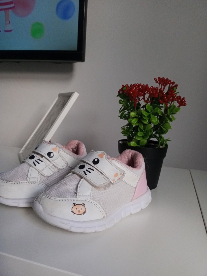 Kız Çocuk Beyaz Çiçekli Cırt Cırtlı Spor Ayakkabı - Görsel 2