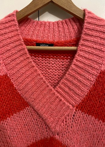 Kırmızı Çizgili V Yakalı Örgü Kadın Kazak - Görsel 3