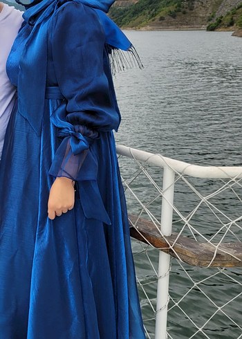 Mavi Uzun howela bağlama detaylı  Drapeli Kadın Abiye Elbise - Görsel 4