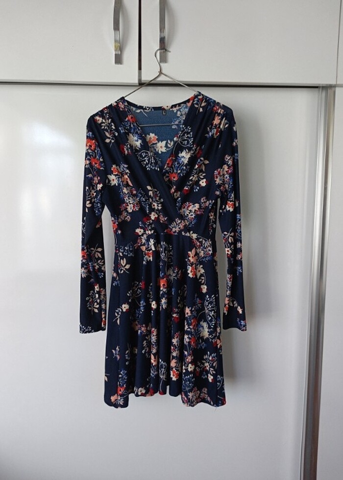 Degaje yaka elbise - Görsel 3