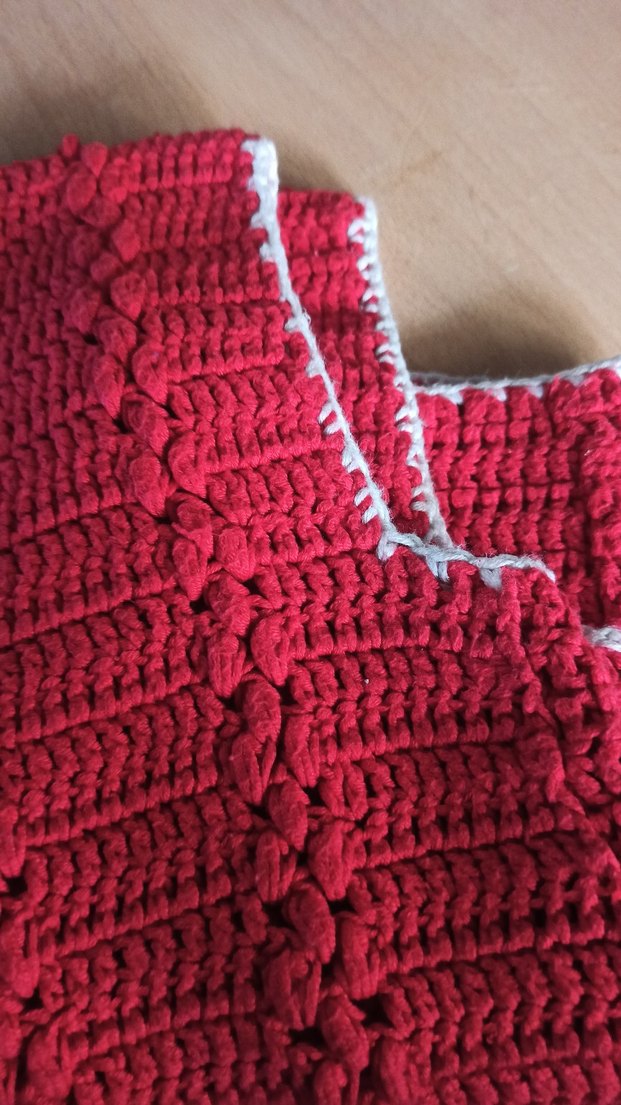 Kırmızı Örgü Kız Yeleği V Yakalı - Görsel 2