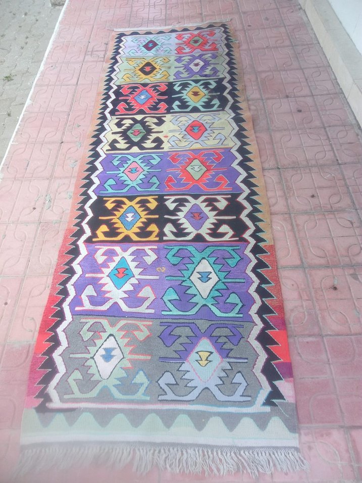 Çok Renkli Desenli Geleneksel kilim - Görsel 2