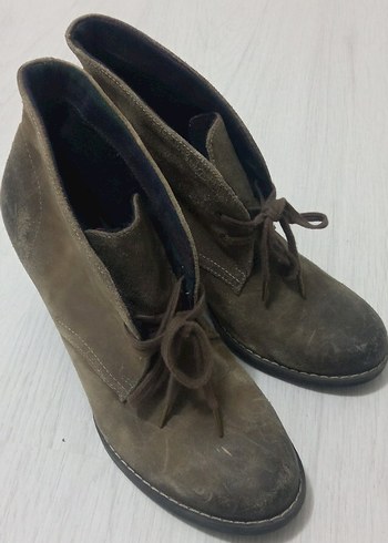 Clarks Kahverengi Suet Topuklu Kadin Bot