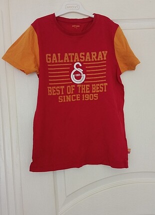 11-12 Yaş Beden kırmızı Renk Galatasaray takım forması