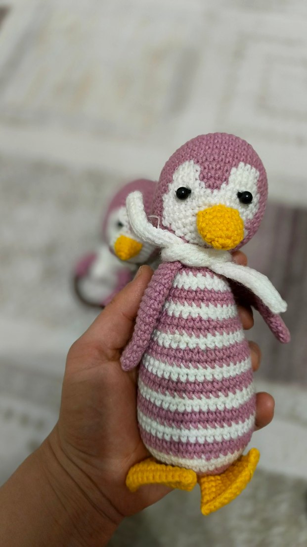 Pembe Örgü Penguen Diş Kaşıyıcı ve Çıngırak - Görsel 2
