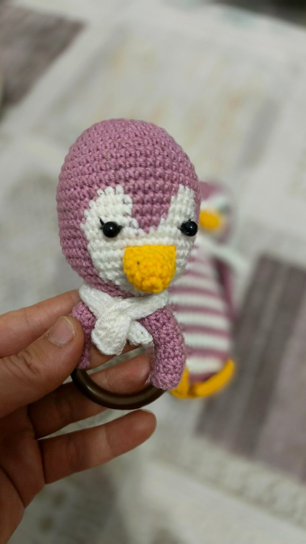 Pembe Örgü Penguen Diş Kaşıyıcı ve Çıngırak - Görsel 3