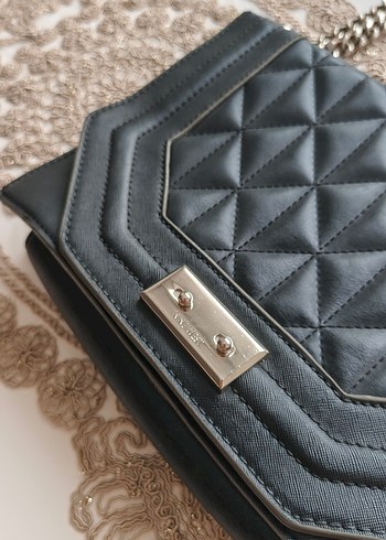 Nine West Zincir Detaylı Siyah Deri Kadın Çanta - Görsel 6