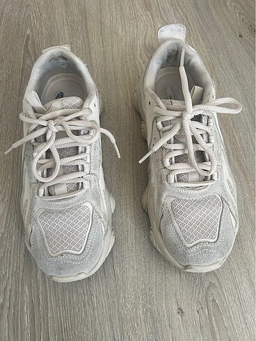 37.5 skechers