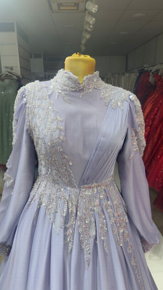 Mor İşlemeli Uzun Kollu V drapeli Abiye Elbise - Görsel 4