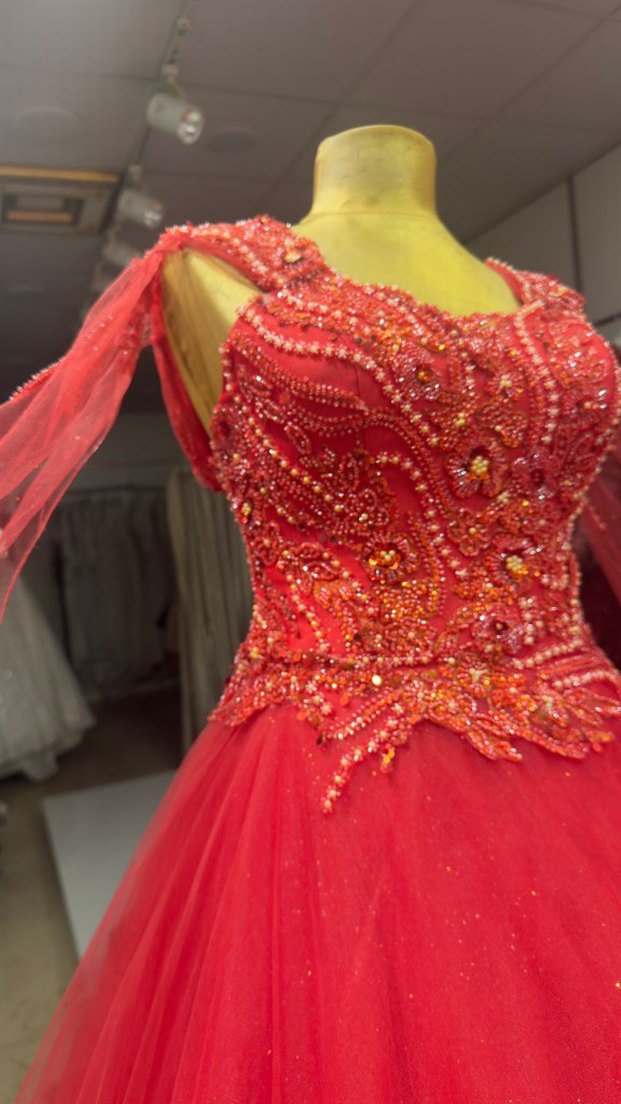 Kırmızı İşlemeli Uzun Abiye Elbise - Görsel 2