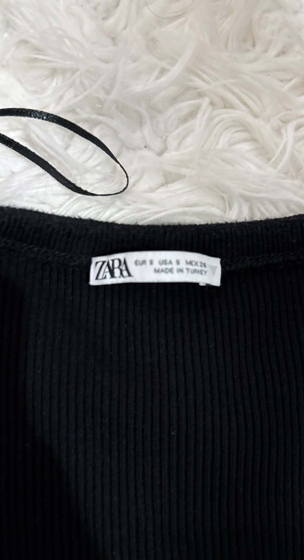 Düğmeli Siyah Kısa Crop Top - Görsel 2