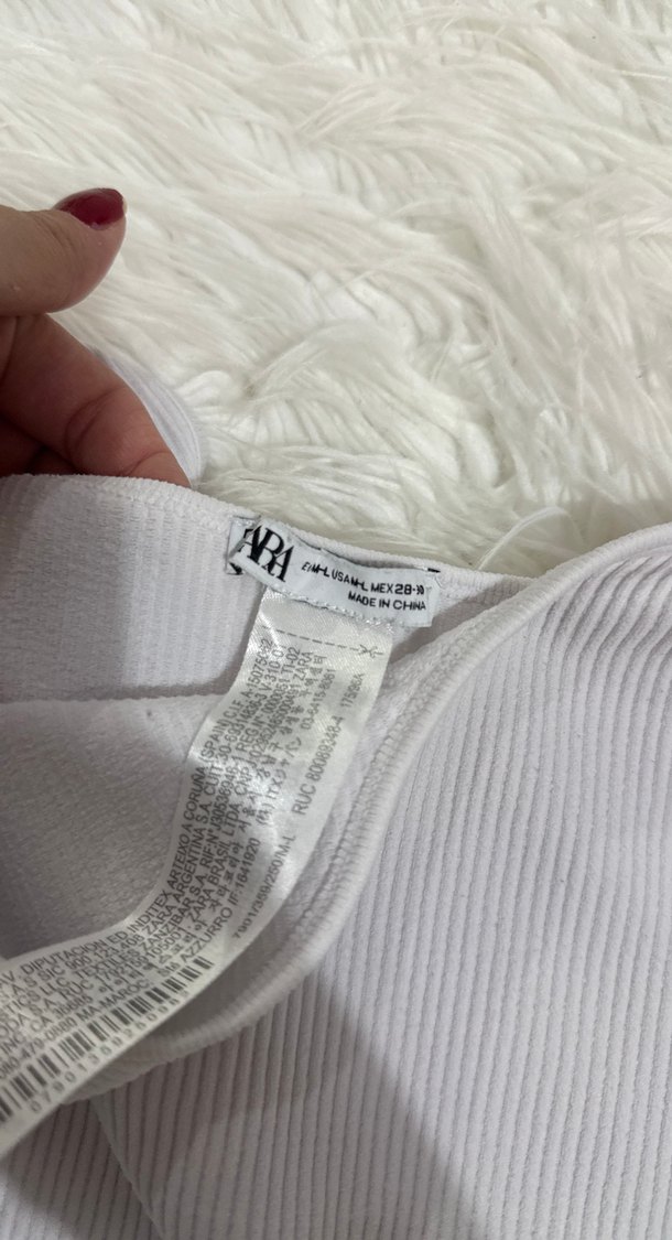 Beyaz V Yakalı Mini Kadın Crop Top - Görsel 2