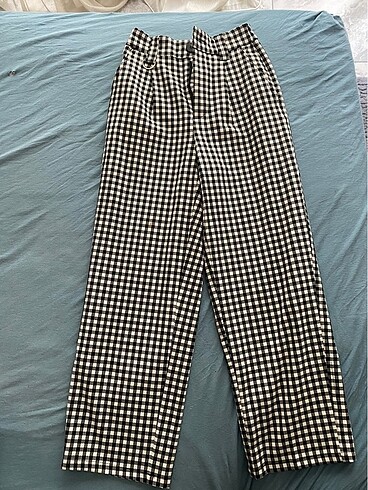 Kareli Bershka pantolon