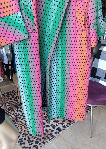 Renkli Puantiyeli Uzun Kadın kaban - Görsel 2