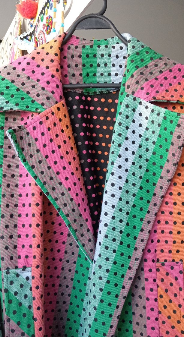 Renkli Puantiyeli Uzun Kadın kaban - Görsel 3