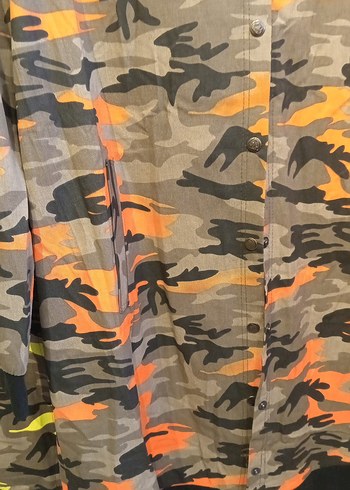 Kapüşonlu, Kemerli Kamuflaj Desenli Yağmurluk - Görsel 4