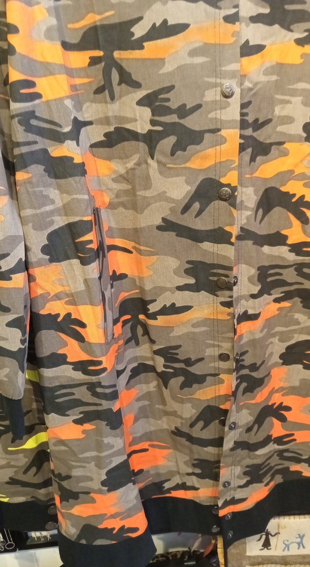 Kapüşonlu, Kemerli Kamuflaj Desenli Yağmurluk - Görsel 4