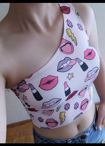 Tek omuz crop bluz